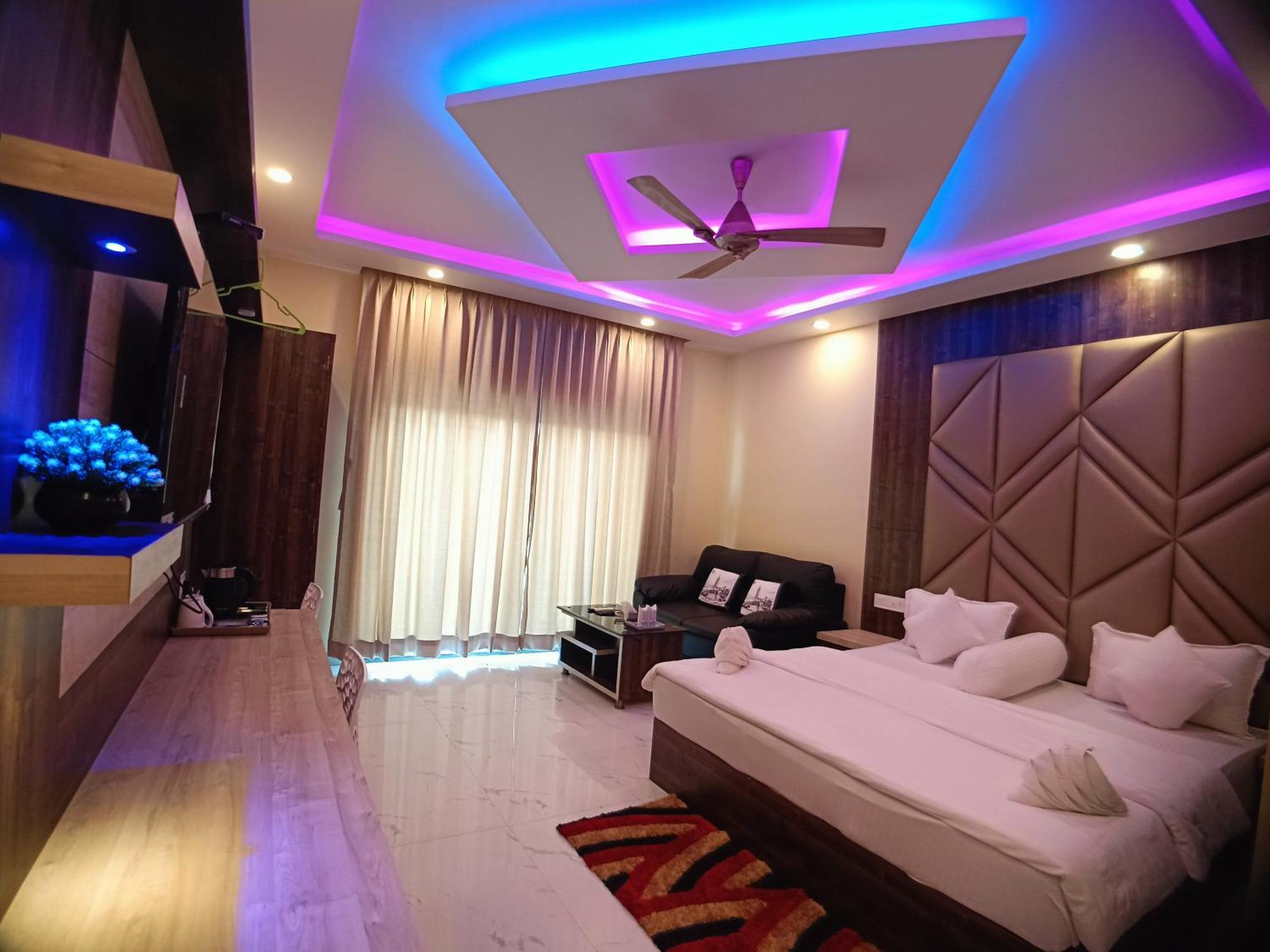The Triton Beach Resort 曼达莫尼 外观 照片