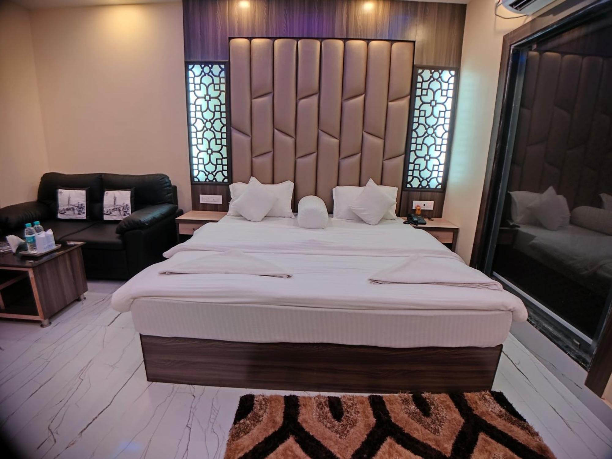 The Triton Beach Resort 曼达莫尼 外观 照片