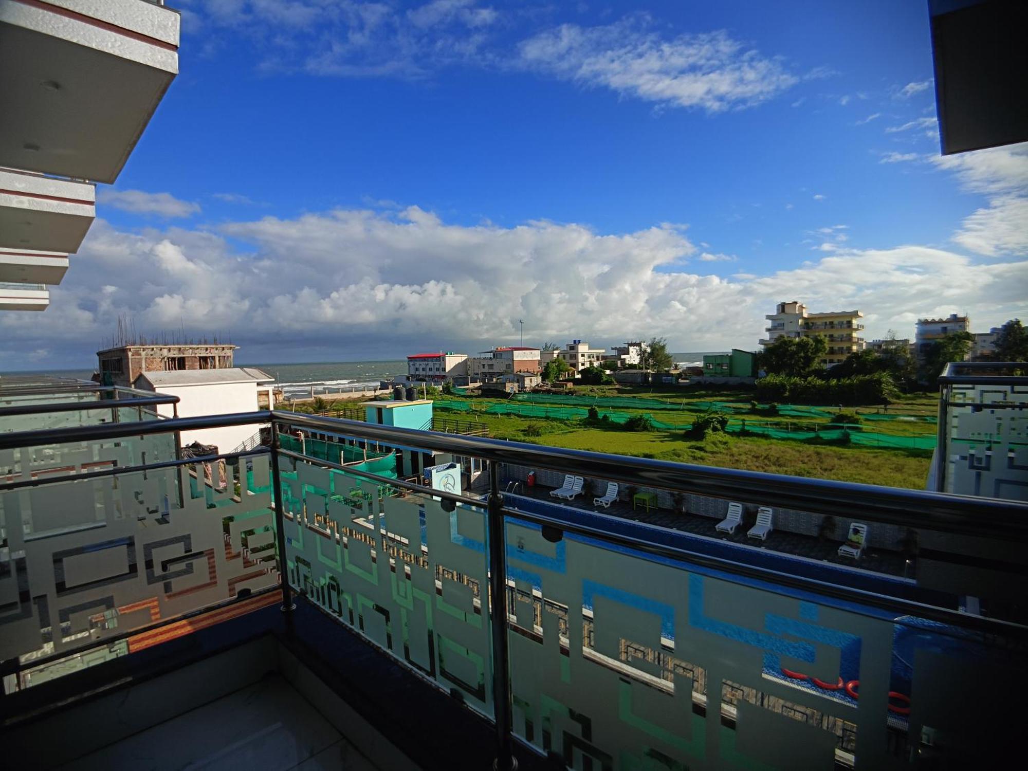 The Triton Beach Resort 曼达莫尼 外观 照片