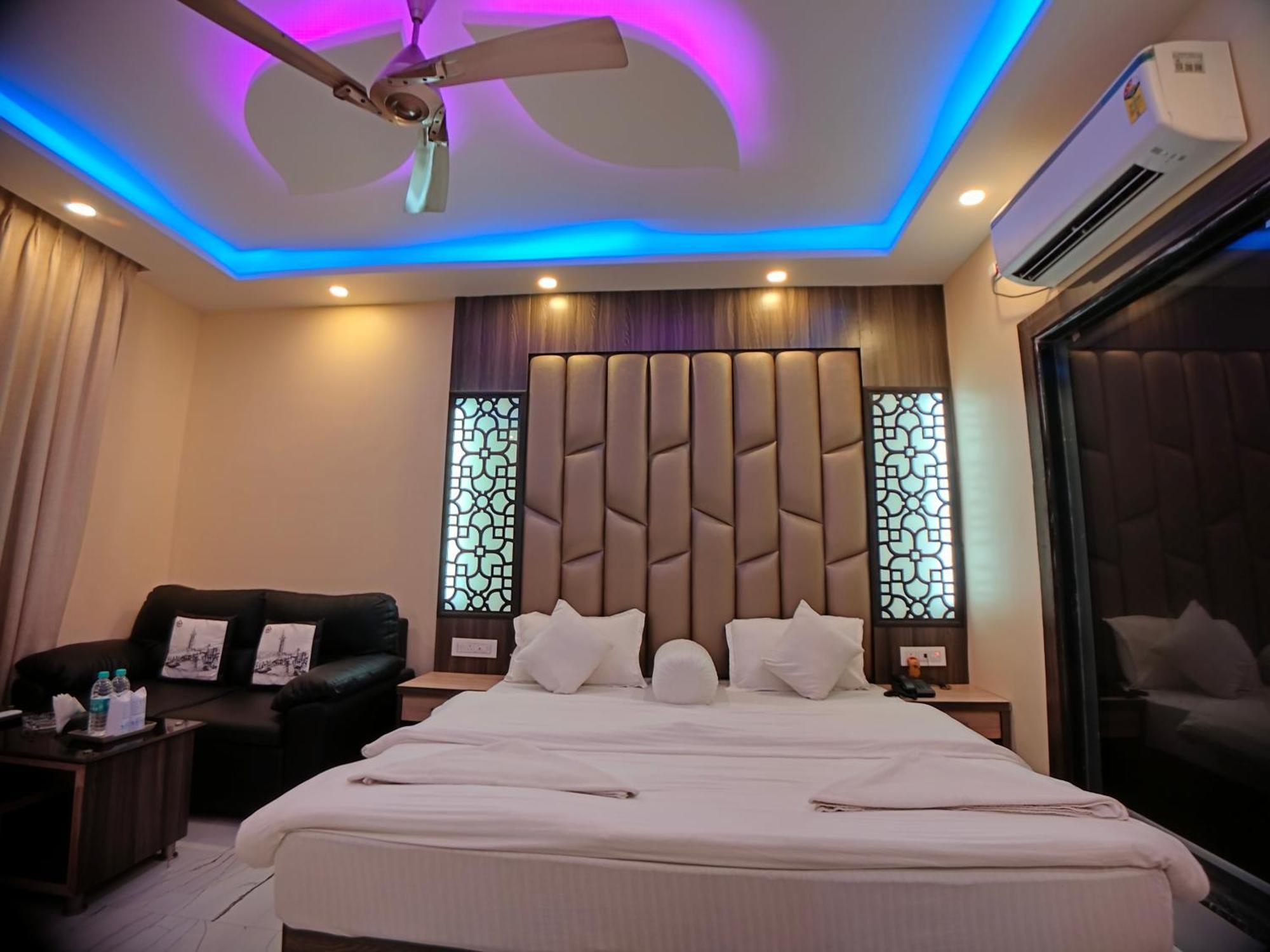 The Triton Beach Resort 曼达莫尼 外观 照片