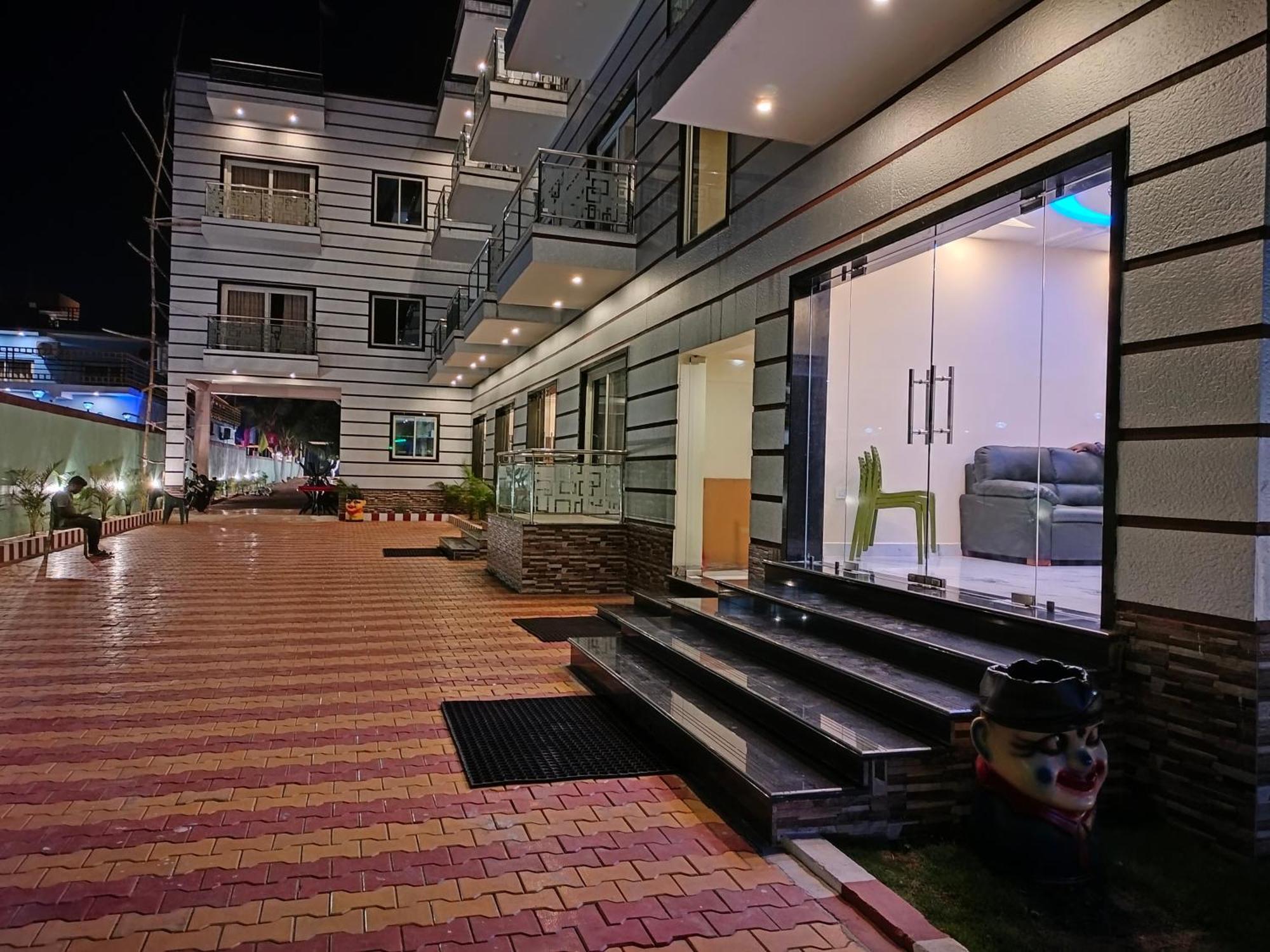The Triton Beach Resort 曼达莫尼 外观 照片