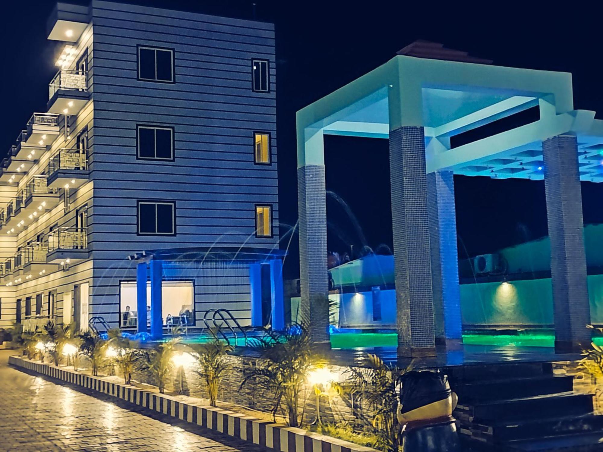 The Triton Beach Resort 曼达莫尼 外观 照片