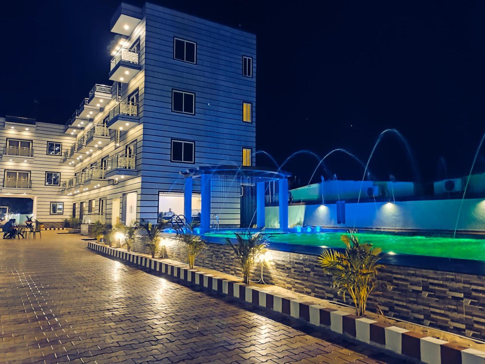 The Triton Beach Resort 曼达莫尼 外观 照片