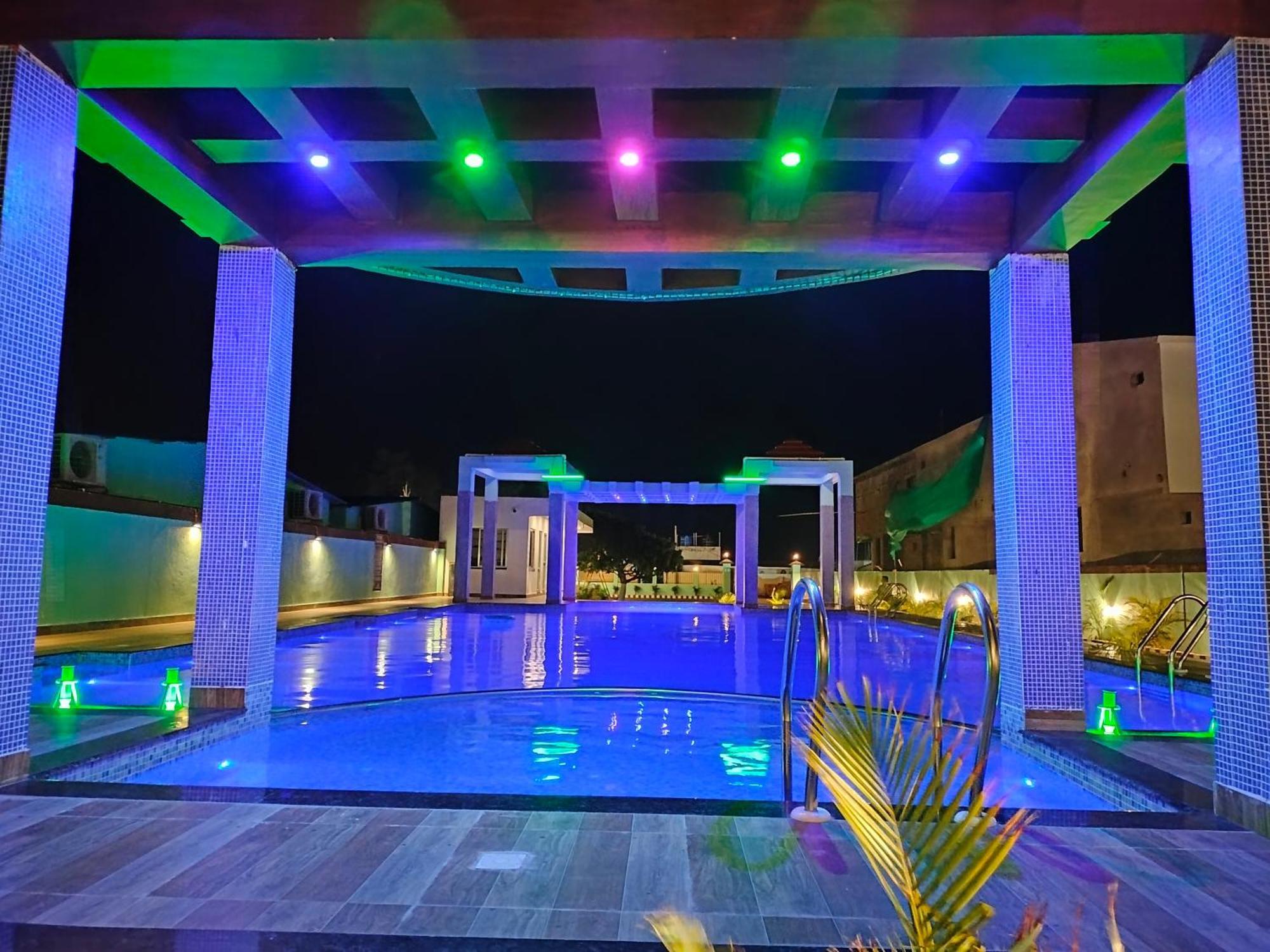 The Triton Beach Resort 曼达莫尼 外观 照片
