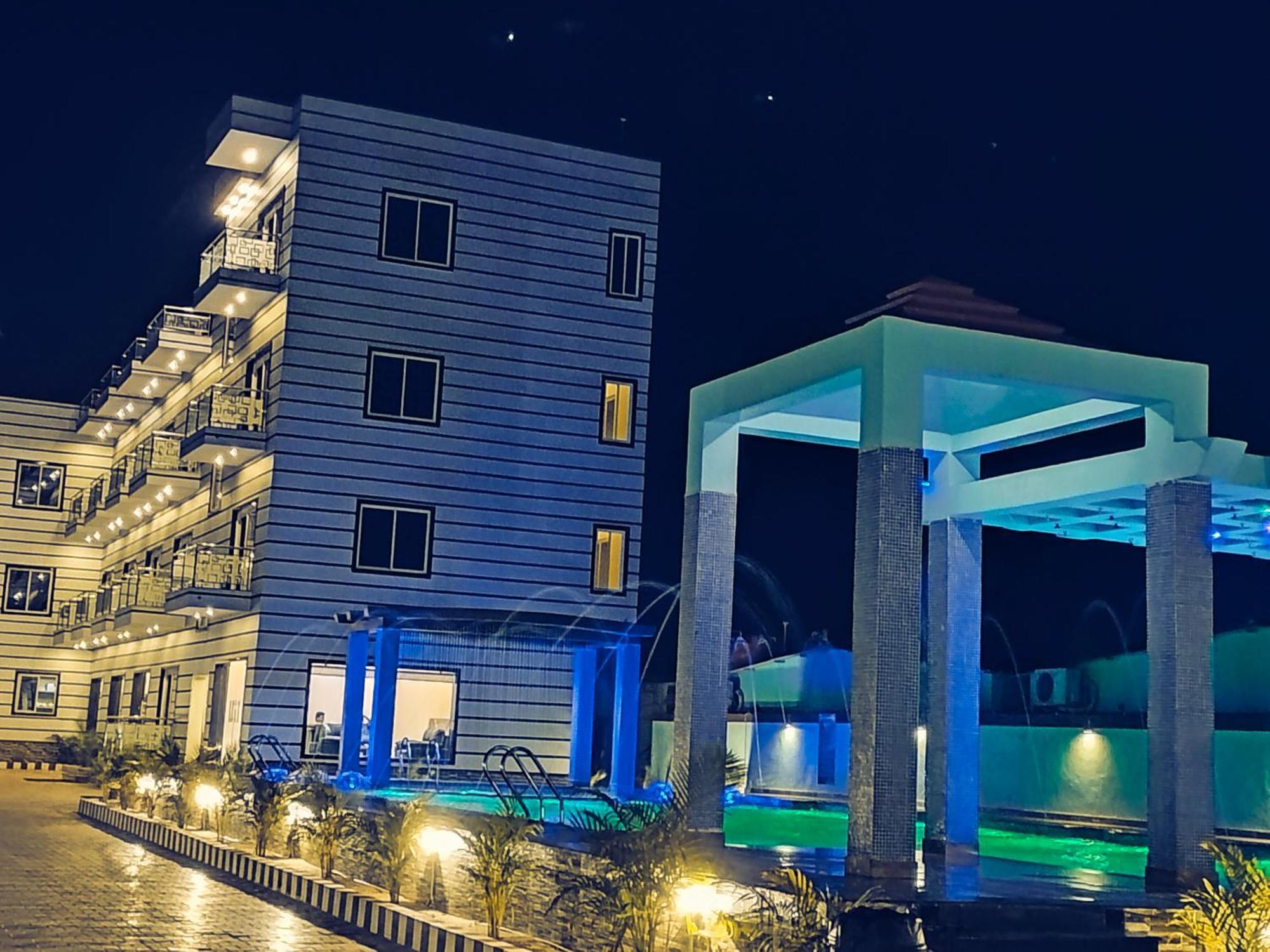 The Triton Beach Resort 曼达莫尼 外观 照片