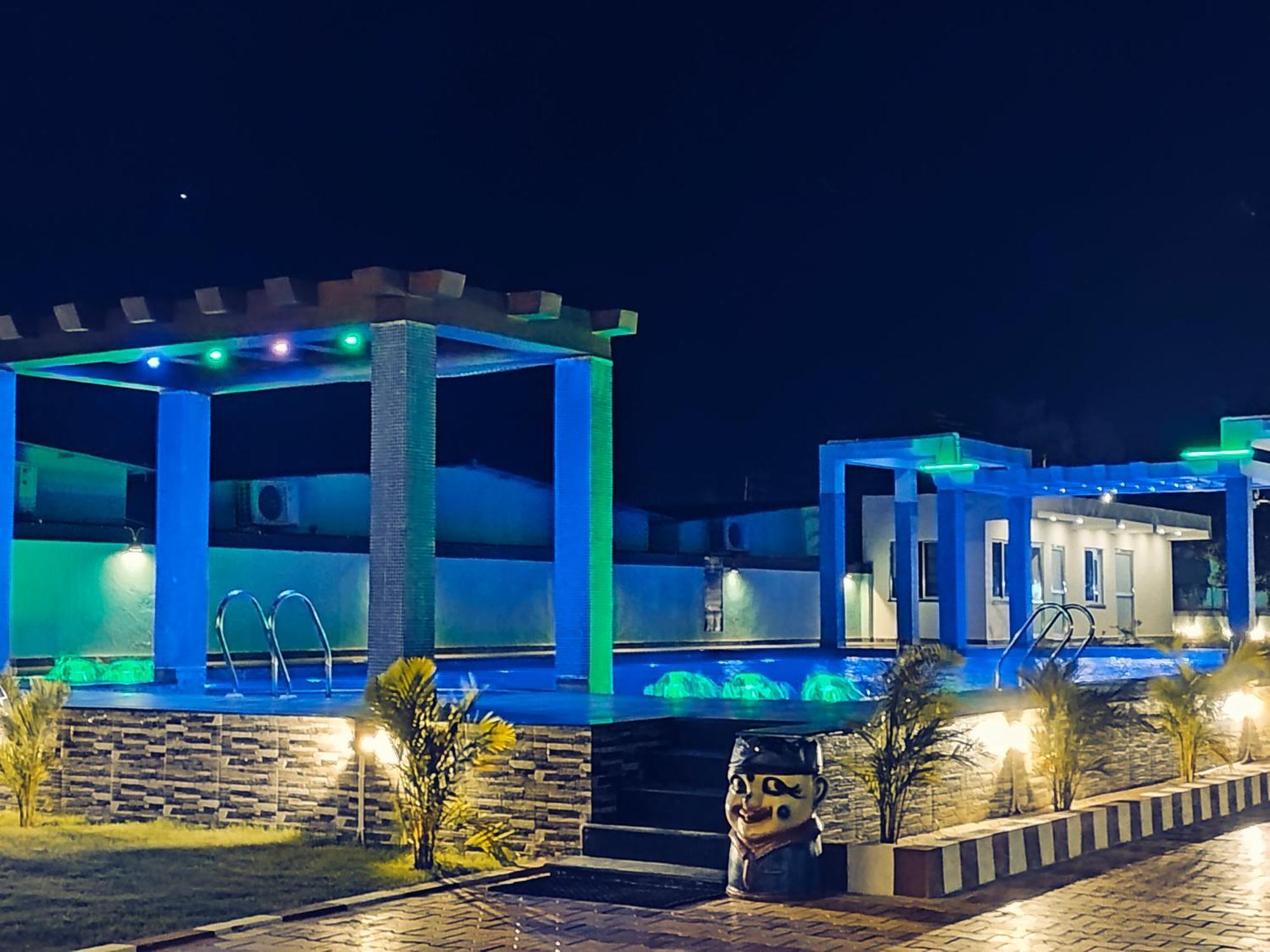 The Triton Beach Resort 曼达莫尼 外观 照片