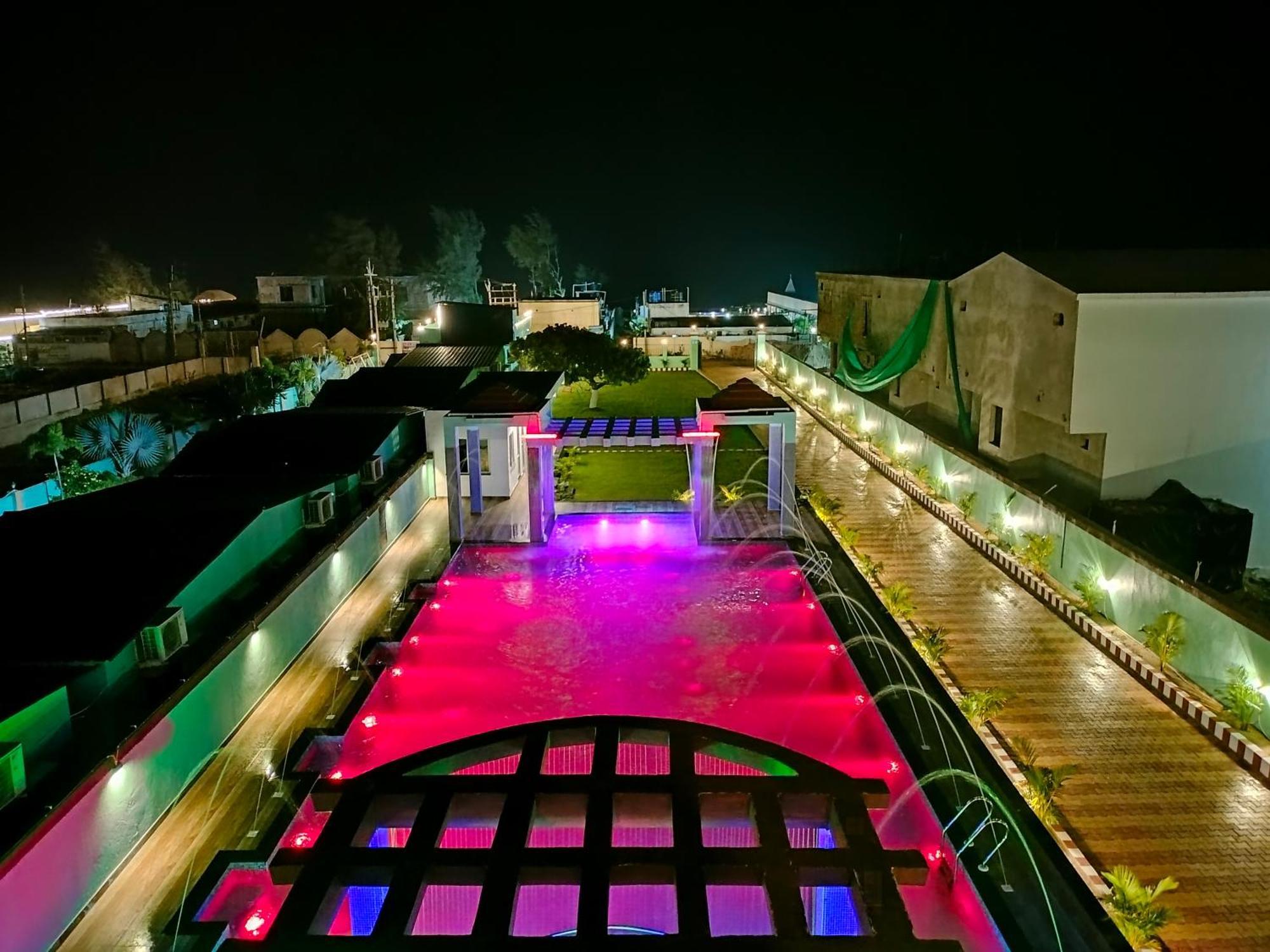The Triton Beach Resort 曼达莫尼 外观 照片